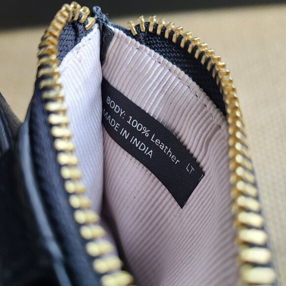 NWT: Margo New York – 100% Leather Black - Betty Zip - Card Case - Picture 8 of 9